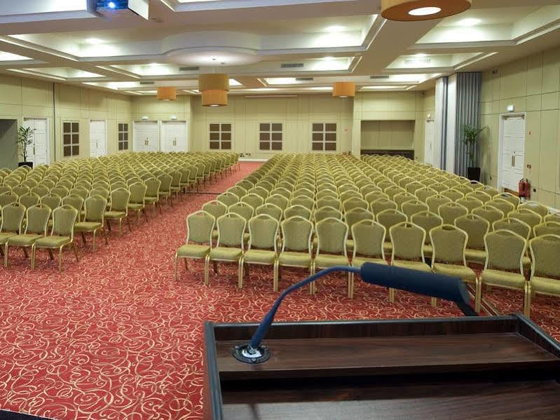 Charleville Park Hotel & Leisure Club Ireland Екстер'єр фото